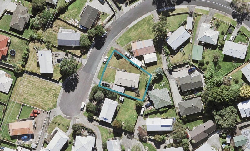 34 Lilburn Crescent, Massey, Auckland - Carousel 1