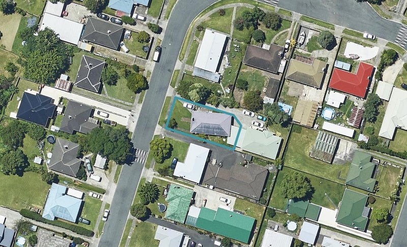 24 Henderson Crescent, Parkvale, Tauranga - Carousel 1