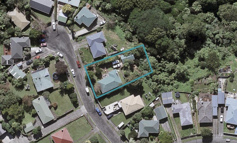 6 Wheeler Place, Upper Vogeltown, New Plymouth - Carousel 1