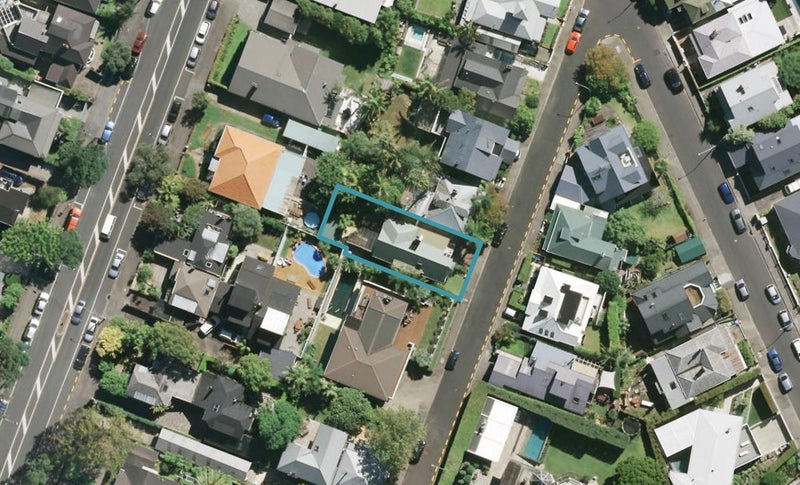 9 Percival Parade, Saint Marys Bay, Auckland - Carousel 1