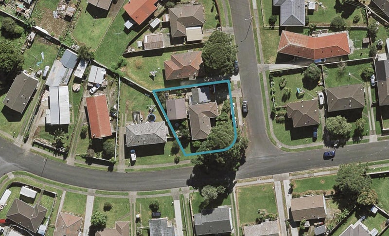 2 Chadwick Crescent, Mangere East, Auckland - Carousel 1