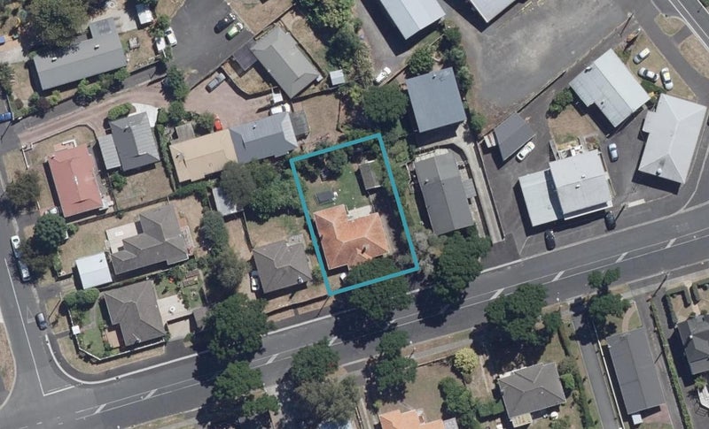27 Brookfield Street, Hamilton East, Hamilton - Carousel 1