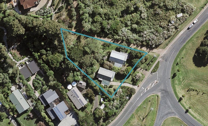 22B Mako Street, Oneroa, Waiheke Island - Carousel 1