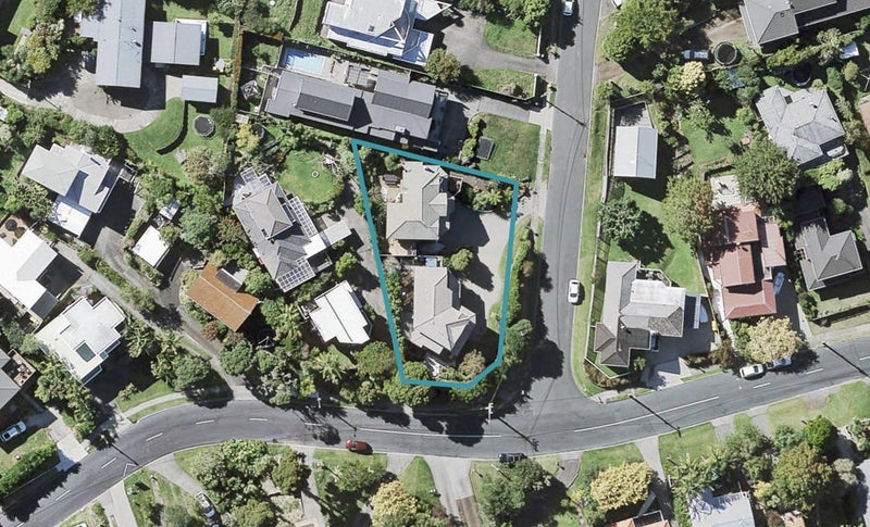 2/35 Channel View Road, Campbells Bay, Auckland - Carousel 1