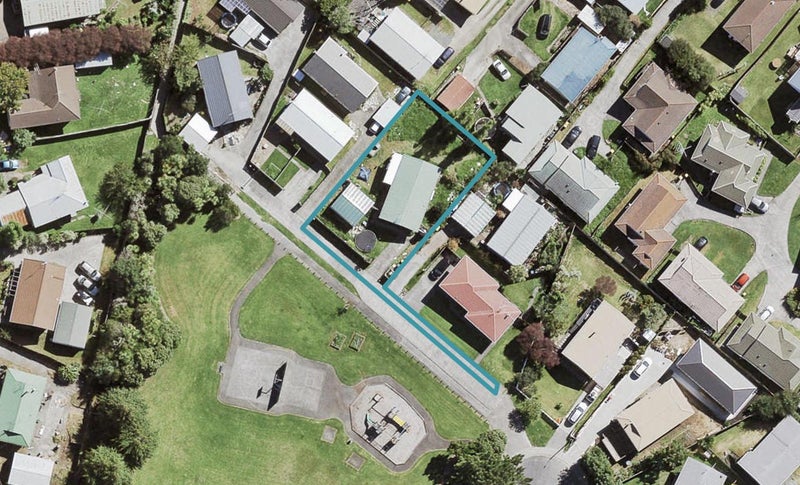 44 Starforth Place, Henderson, Auckland - Carousel 1