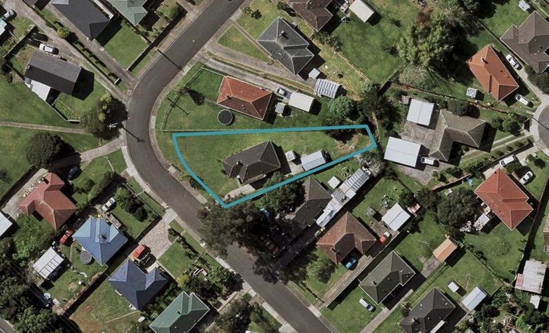 16 Cooper Crescent, Otara, Auckland - Carousel 1