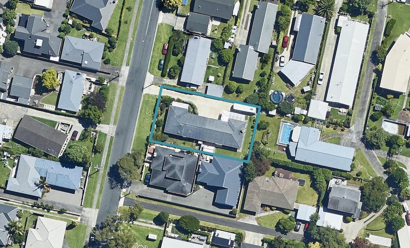 8 Myres Street, Otumoetai, Tauranga - Carousel 1