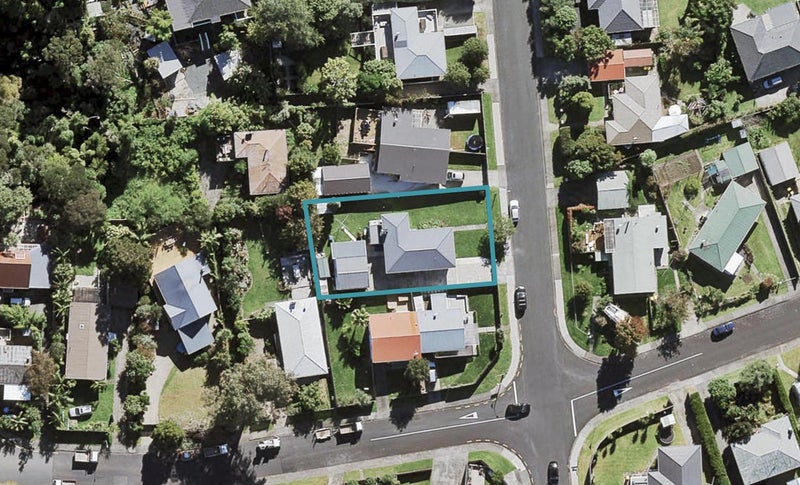 34 Paragon Avenue, Beach Haven, Auckland - Carousel 1