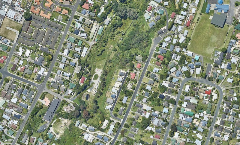 16 Creek Court, Gate Pa, Tauranga - Carousel 1
