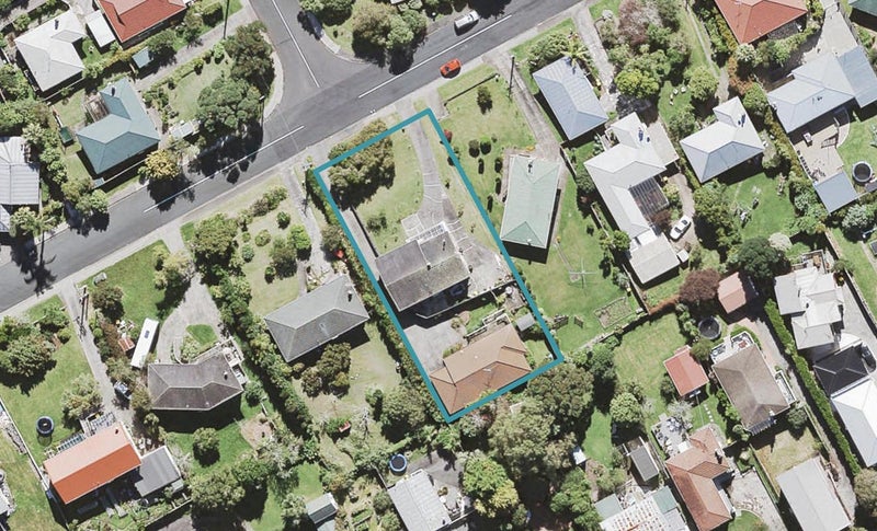 1/14 Barron Drive, Green Bay, Auckland - Carousel 1