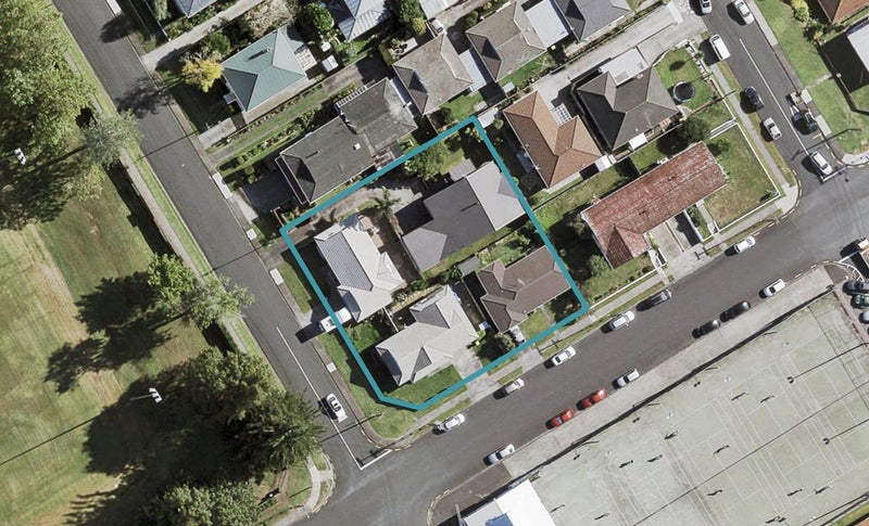 1/17 Queen Street, Papakura, Auckland - Carousel 1
