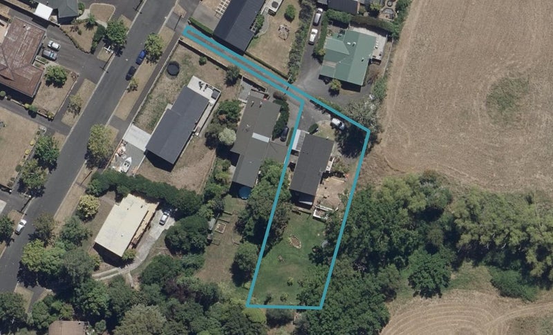 40 Acacia Crescent, Glenview, Hamilton - Carousel 1