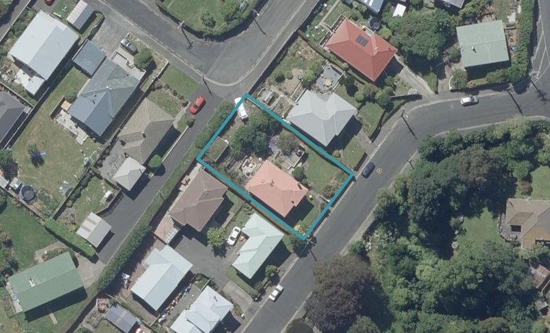 8 Fife Street, Kaikorai, Dunedin - Carousel 1