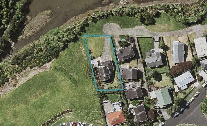 13 Kitewao Street, Northcote, Auckland - Carousel 1