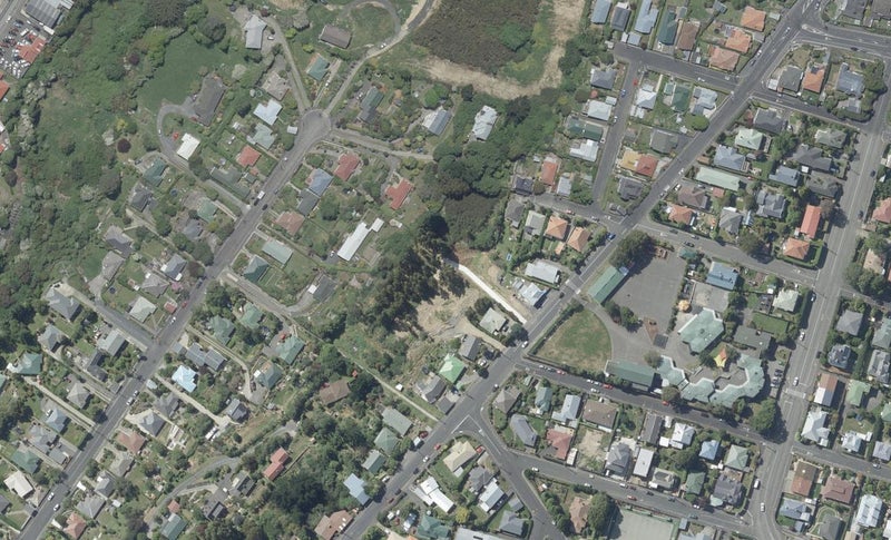 220 Kenmure Road, Kenmure, Dunedin - Carousel 1