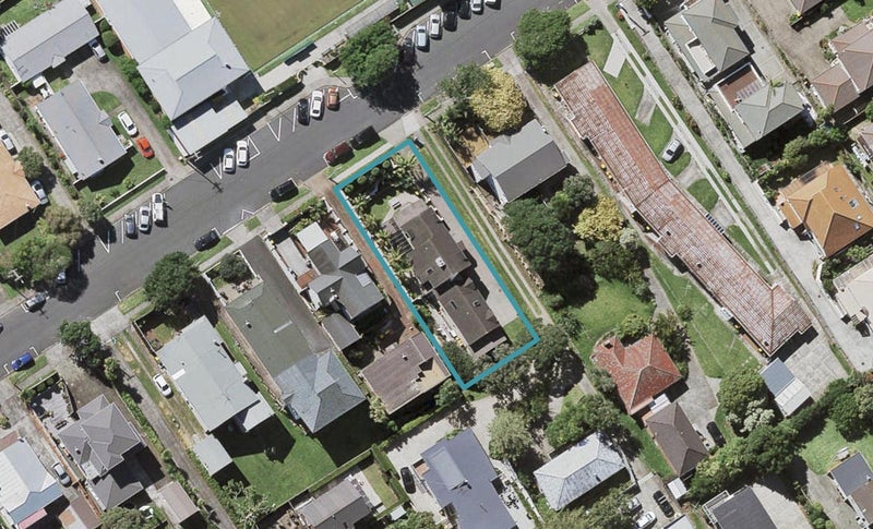 12 Bracken Avenue, Takapuna, Auckland - Carousel 1