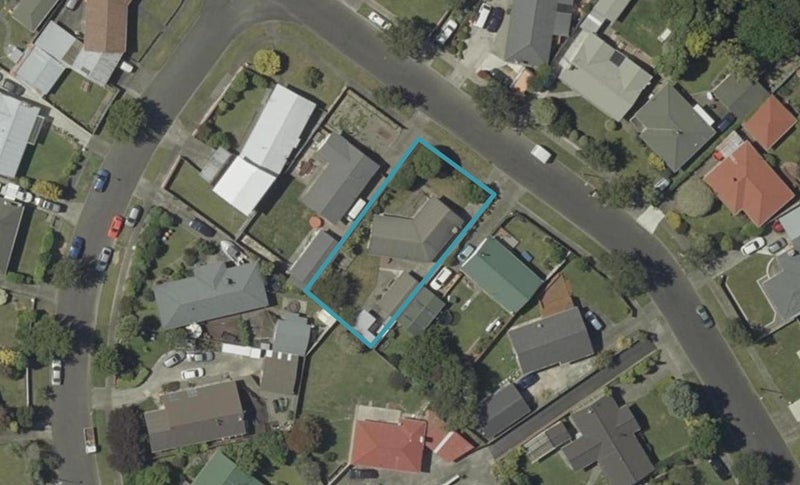 24 Ruamahanga Crescent, Terrace End, Palmerston North - Carousel 1