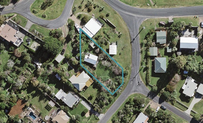 1 Wattle Road, Oneroa, Waiheke Island - Carousel 1