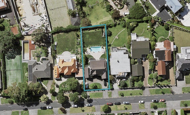 13 Tuhaere Street, Orakei, Auckland - Carousel 1