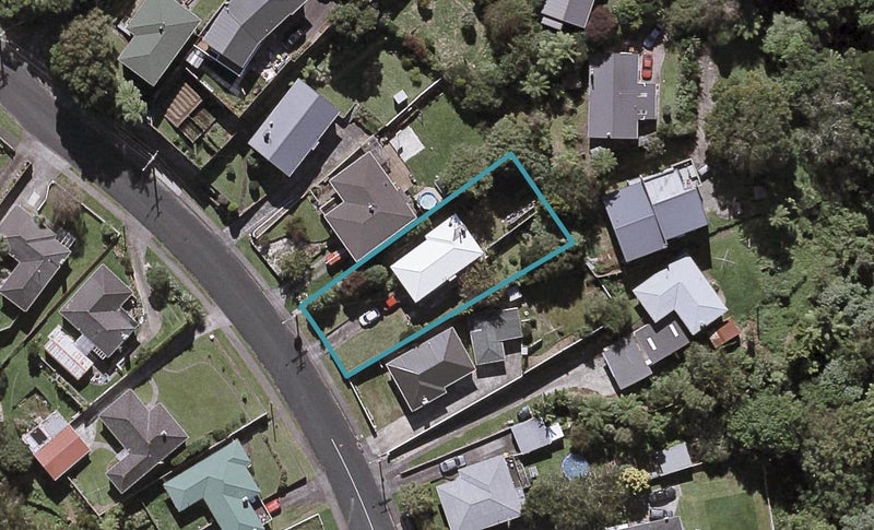 15 Pembroke Street, Westown, New Plymouth - Carousel 1