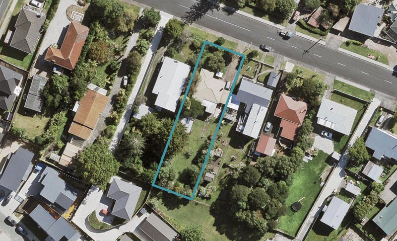 41 Awaroa Road, Sunnyvale, Auckland - Carousel 1