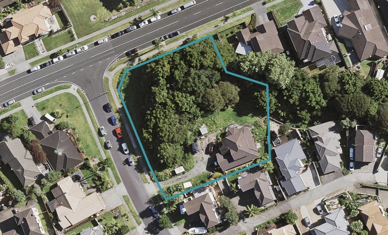 99 Mt Lebanon Crescent, The Gardens, Auckland - Carousel 1