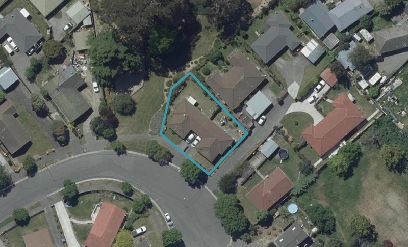 1/27 McHaffies Place, Wainoni, Christchurch - Carousel 1