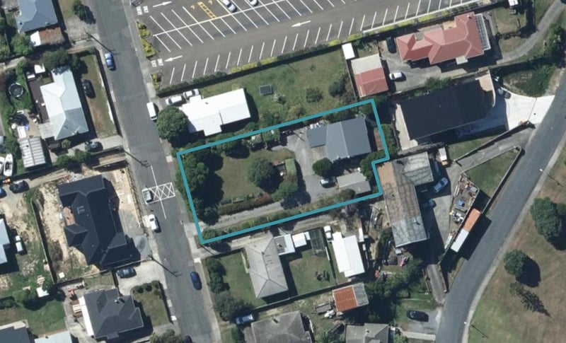 44 Ngatitoa Street, Takapuwahia, Porirua - Carousel 1