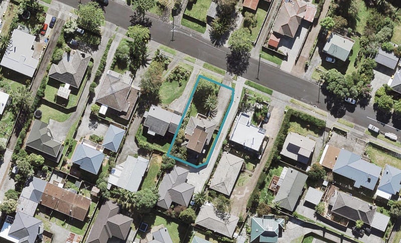 4 Riverview Road, New Lynn, Auckland - Carousel 1