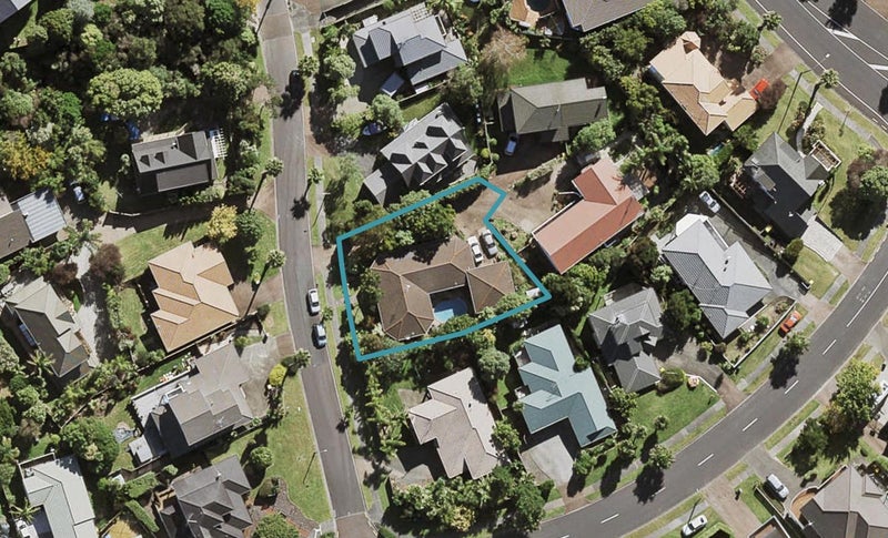 3 St Lucia Place, Unsworth Heights, Auckland - Carousel 1