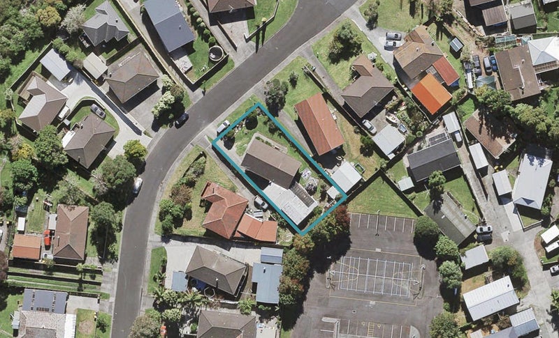 13 Penfold Place, Henderson, Auckland - Carousel 1