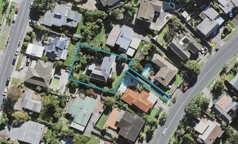 83 Chelsea View Drive, Chatswood, Auckland - Carousel 1