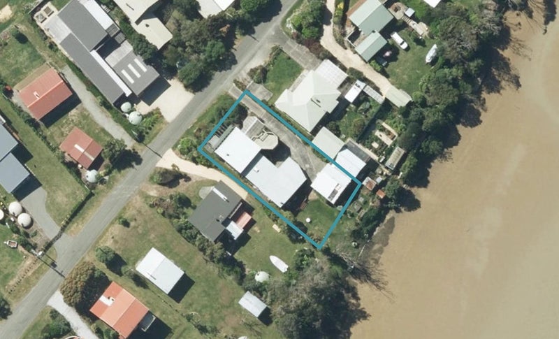 23 Peninsula Road, Takaka - Carousel 1