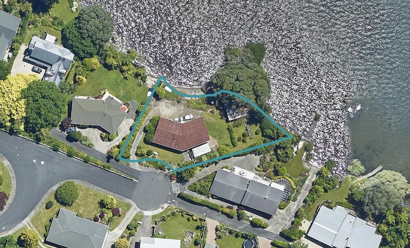 5 Manahi Avenue, Kawaha Point, Rotorua - Carousel 1