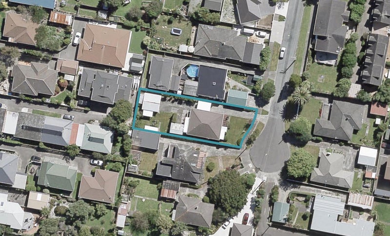 5 Saulbrey Grove, Woburn, Lower Hutt - Carousel 1