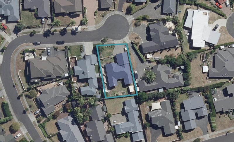 10 Strathconnan Court, Rototuna, Hamilton - Carousel 1