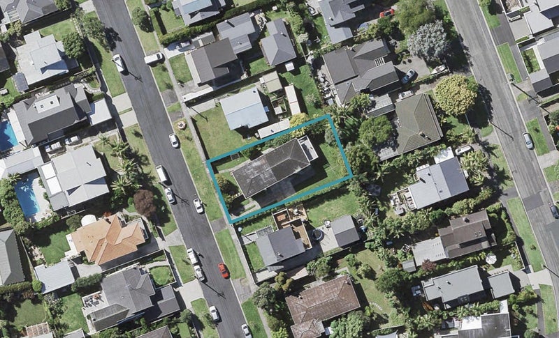 1/6 Hemi Street, Narrow Neck, Auckland - Carousel 1