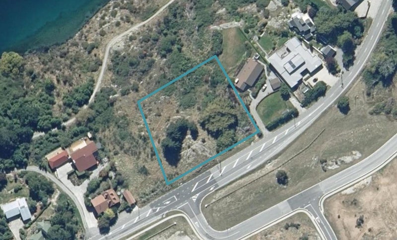 327/321 Peninsula Road, Kelvin Heights, Queenstown - Carousel 1