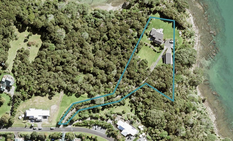 35 Puriri Place, Sandspit, Warkworth - Carousel 1