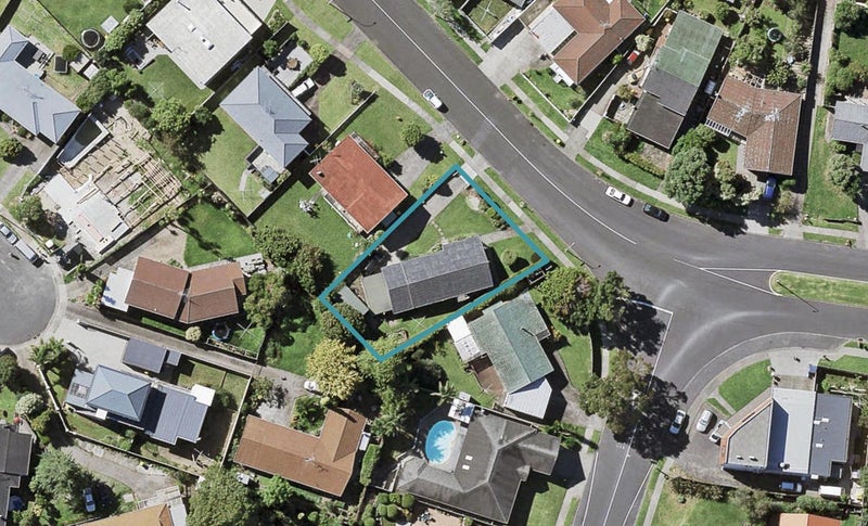 27 WHITEACRES DR, Sunnyhills, Auckland - Carousel 1