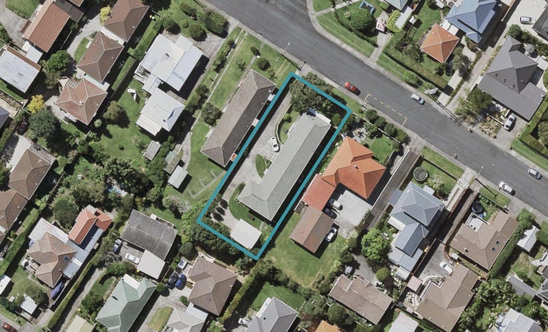 49 Francis Street, Hauraki, North Shore City - Carousel 1
