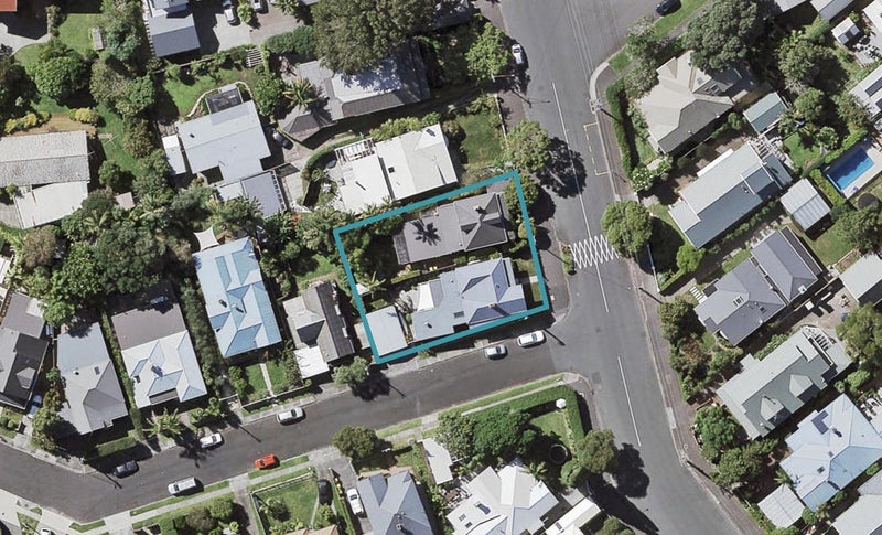 2/29 Tainui Road, Devonport, Auckland - Carousel 1