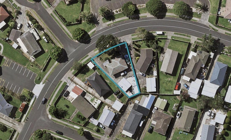 13 Israel Avenue, Clover Park, Auckland - Carousel 1