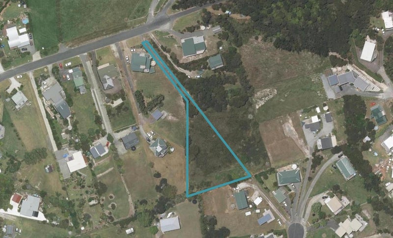 66 Cullen Street, Mangawhai Heads, Mangawhai - Carousel 1