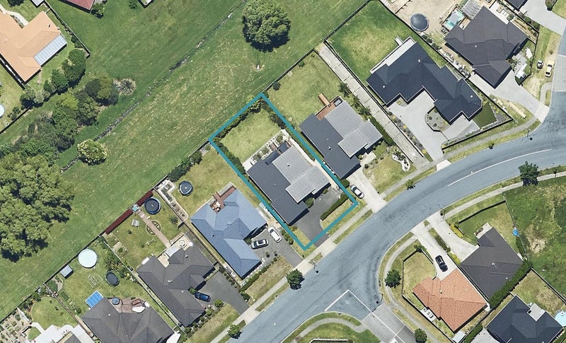 88 Waterside Drive, Pyes Pa, Tauranga - Carousel 1