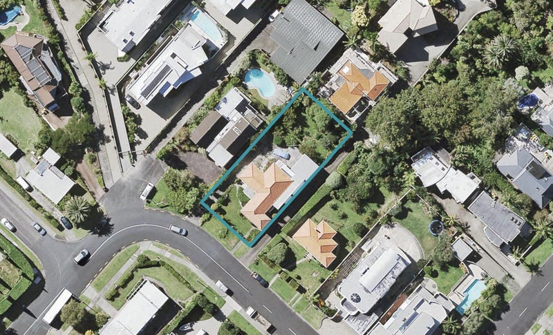 54 Castor Bay Road, Castor Bay, Auckland - Carousel 1