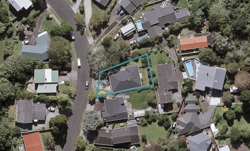 12 Magnolia Drive, Westown, New Plymouth - Carousel 1