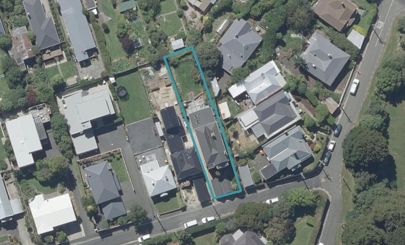 35 Henry Street, Maori Hill, Dunedin - Carousel 1