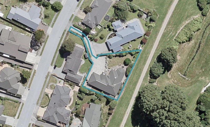 14 Mary Huse Grove, Manor Park, Lower Hutt - Carousel 1