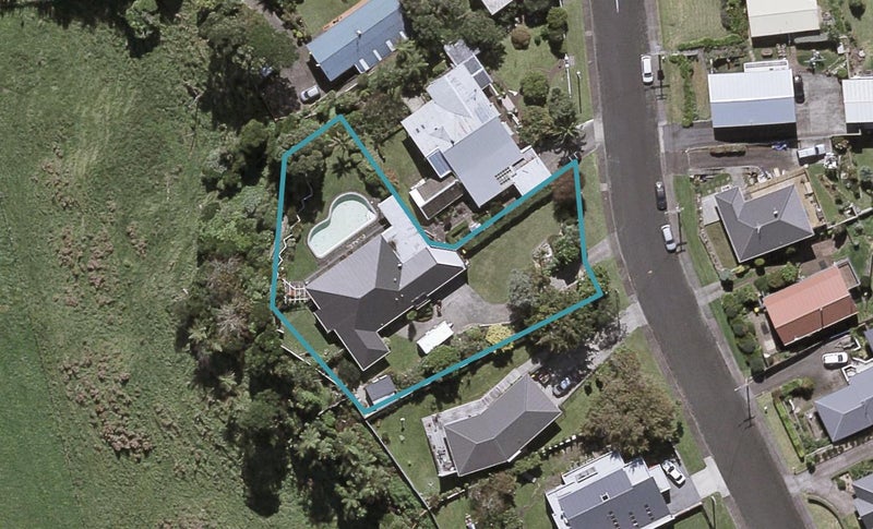 74 Queens Road, Glen Avon, New Plymouth - Carousel 1